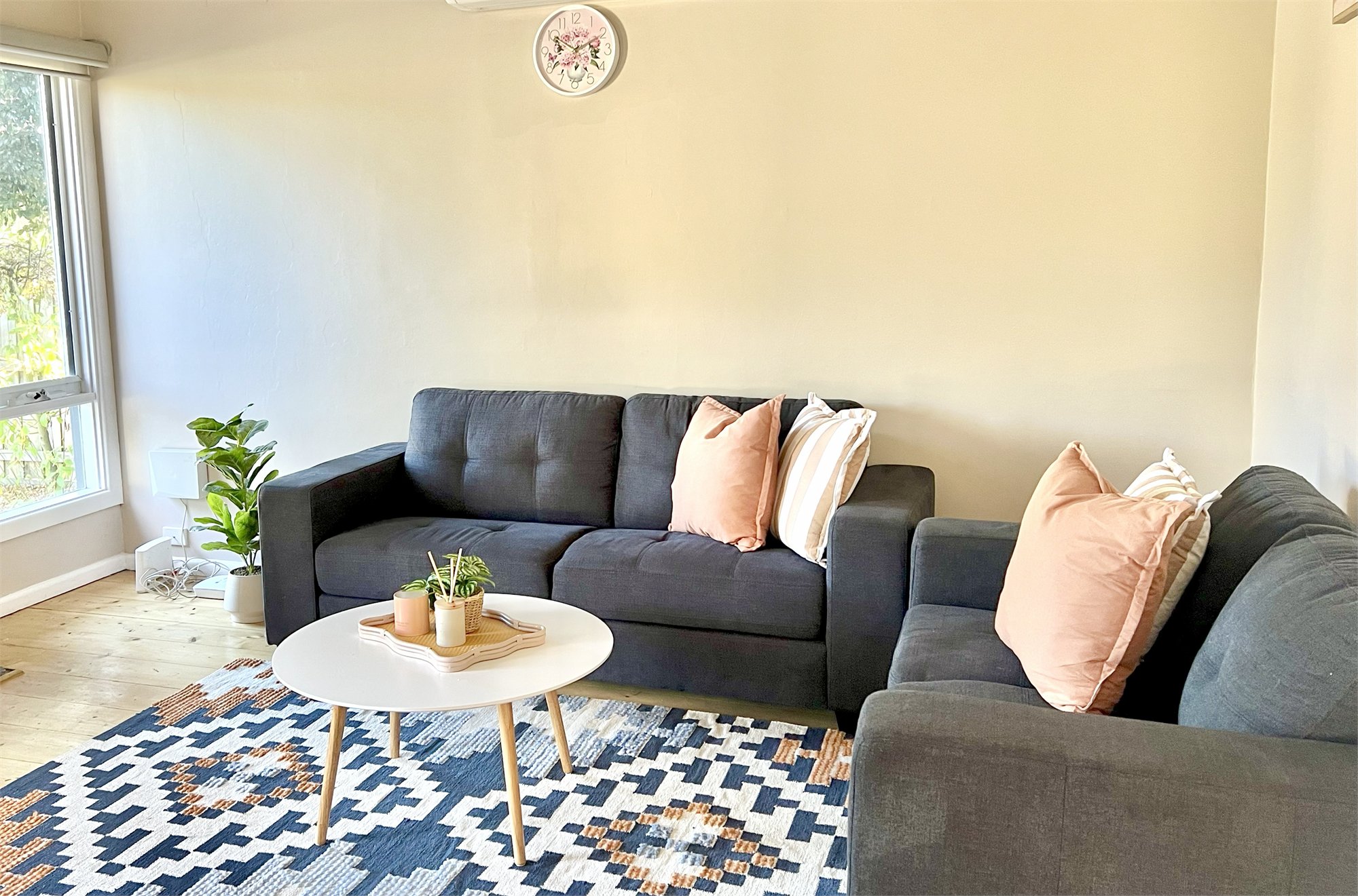 01 bambury street boronia lounge