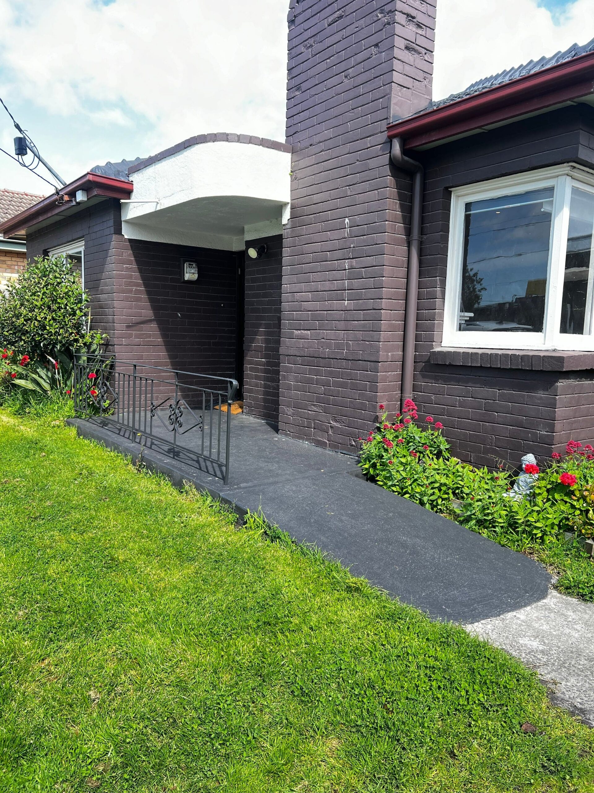 03 warrigal road cheltenham front entrance ramp alternate view
