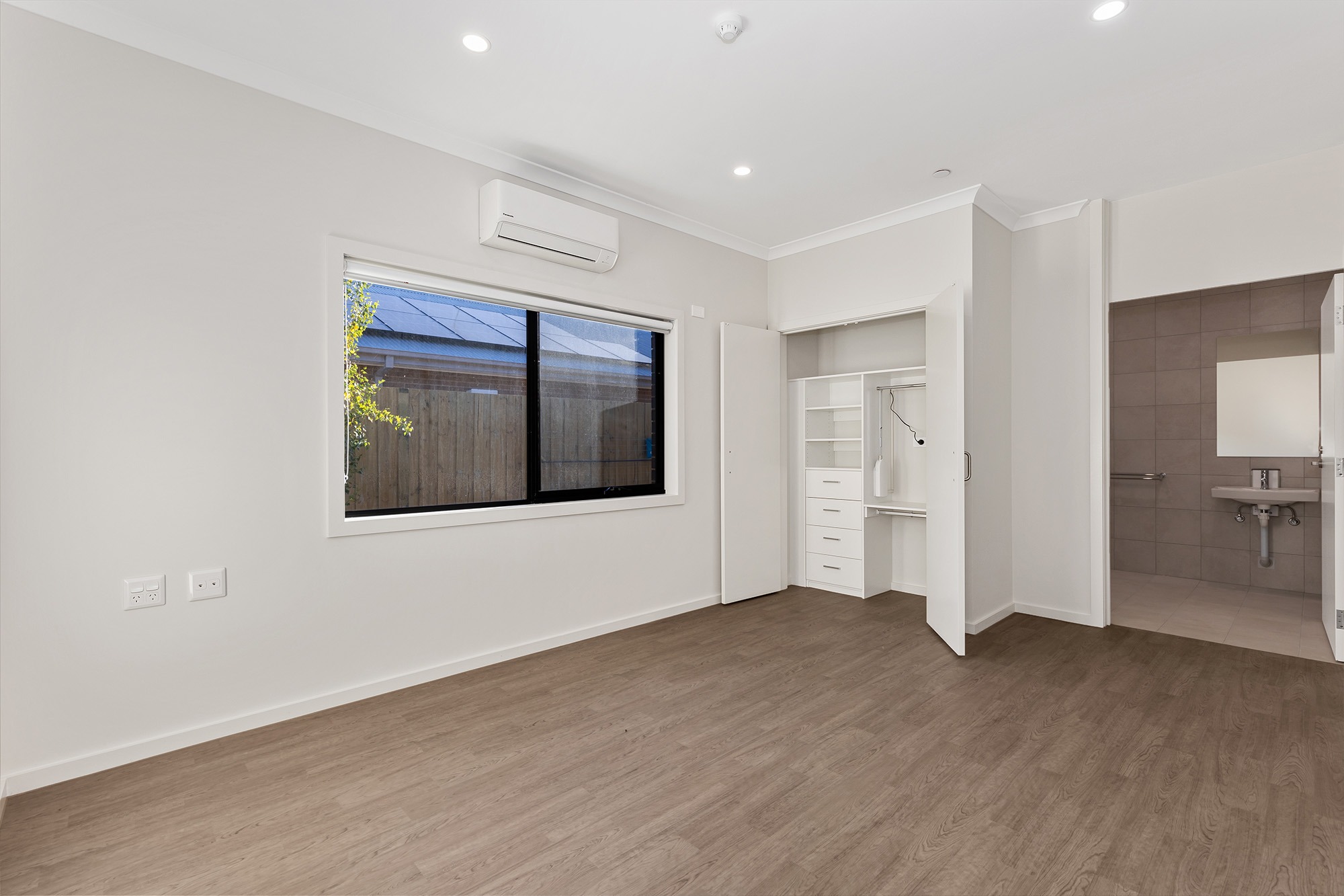 04 jillian street cranbourne bedroom with ensuite