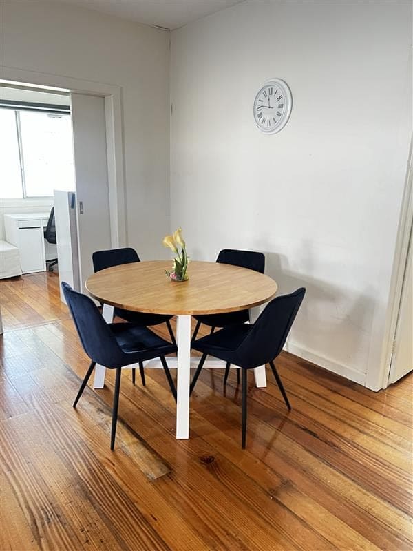 06 warrigal road cheltenham dining area