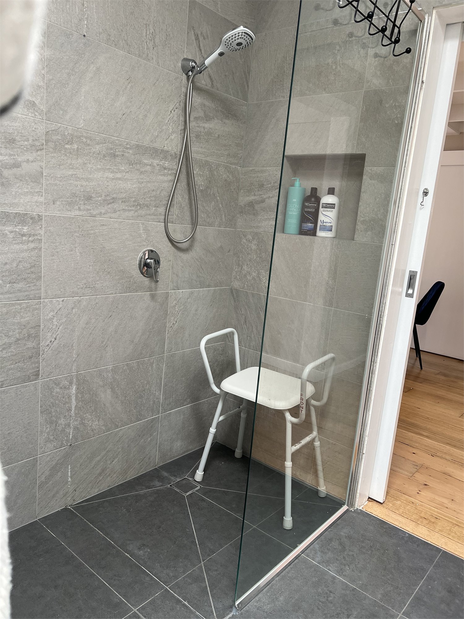 07 bambury street boronia step free shower