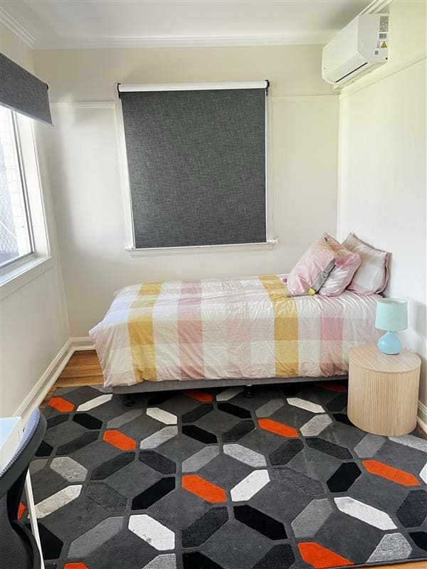 09 warrigal road cheltenham bedroom two