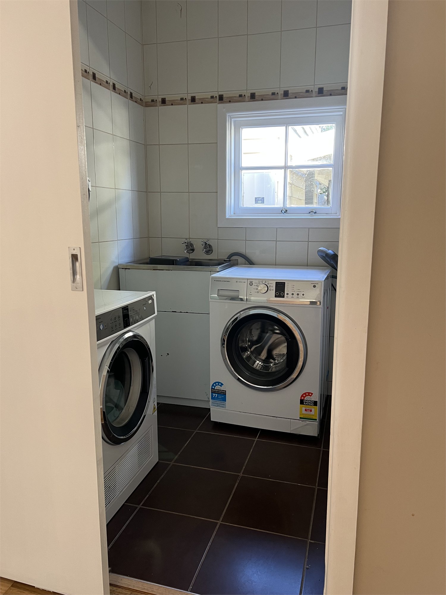 10 bambury street boronia laundry
