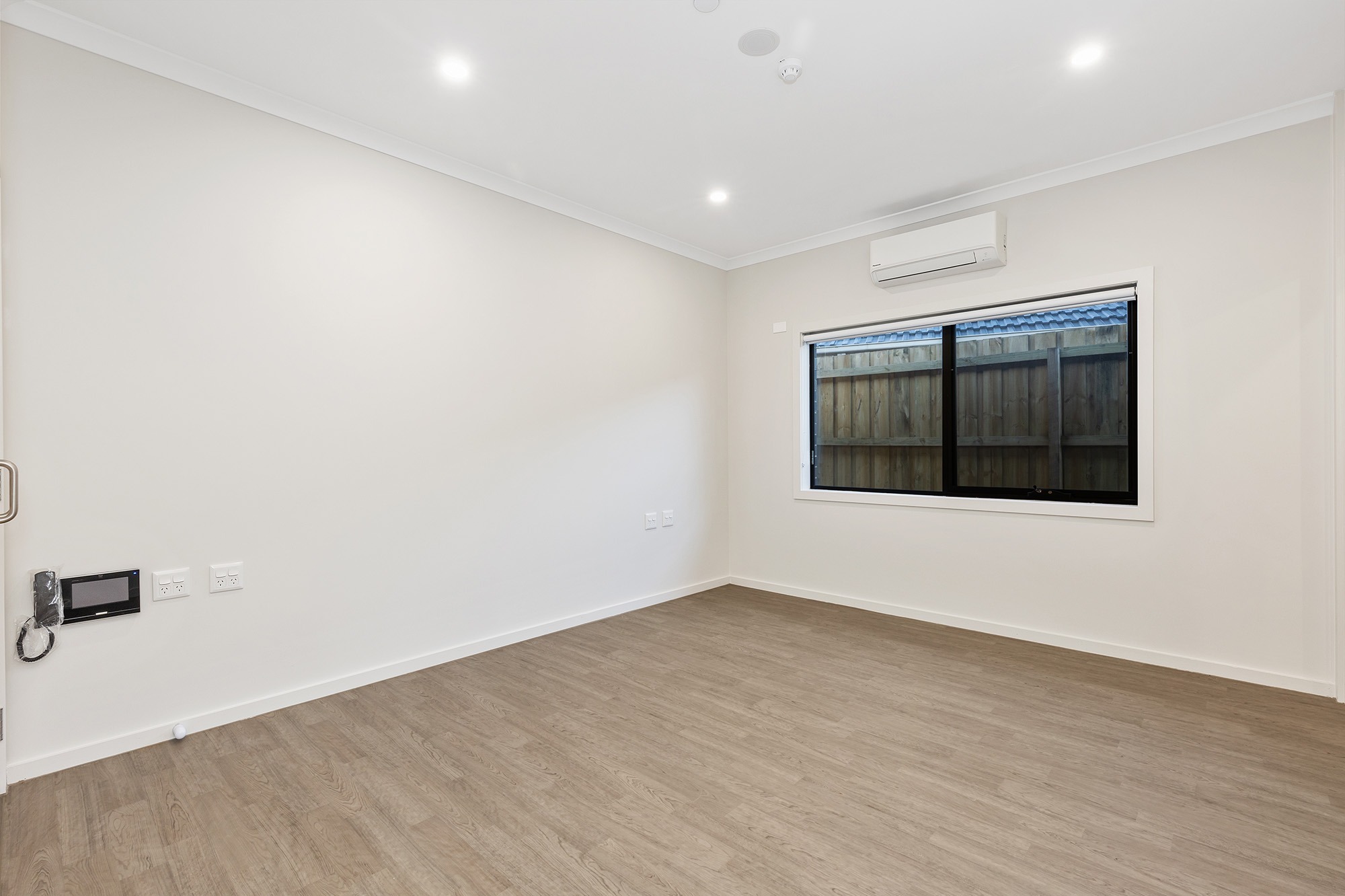 14 jillian street cranbourne additional bedroom